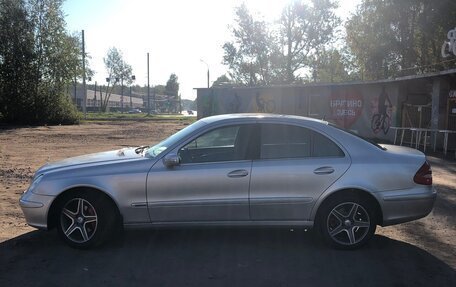 Mercedes-Benz E-Класс, 2003 год, 900 000 рублей, 2 фотография