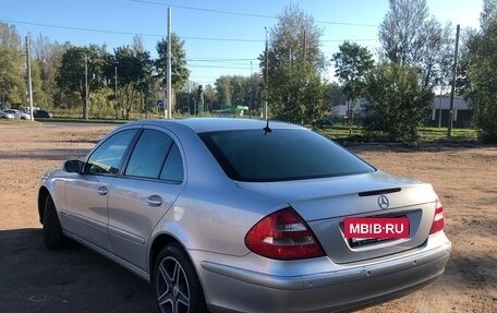 Mercedes-Benz E-Класс, 2003 год, 900 000 рублей, 3 фотография
