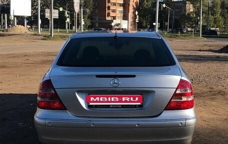 Mercedes-Benz E-Класс, 2003 год, 900 000 рублей, 4 фотография