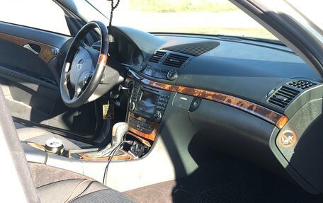 Mercedes-Benz E-Класс, 2003 год, 900 000 рублей, 14 фотография