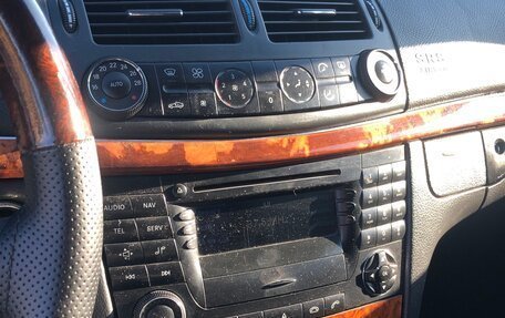 Mercedes-Benz E-Класс, 2003 год, 900 000 рублей, 15 фотография