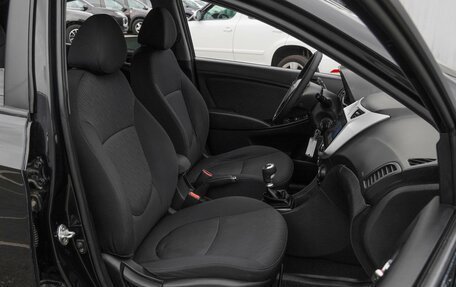 Hyundai Solaris II рестайлинг, 2011 год, 700 000 рублей, 8 фотография