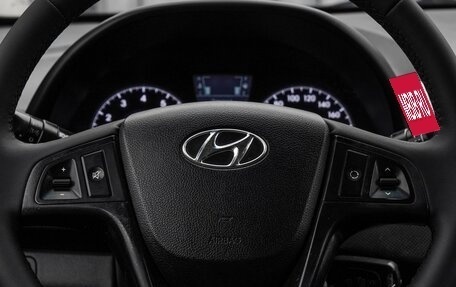 Hyundai Solaris II рестайлинг, 2011 год, 700 000 рублей, 16 фотография