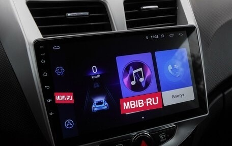 Hyundai Solaris II рестайлинг, 2011 год, 700 000 рублей, 13 фотография