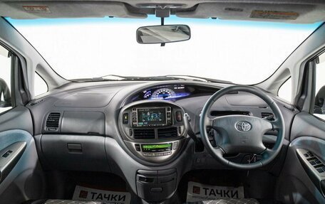 Toyota Estima III рестайлинг -2, 2003 год, 800 000 рублей, 9 фотография