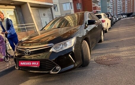 Toyota Camry, 2017 год, 1 570 000 рублей, 2 фотография