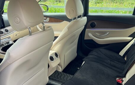 Mercedes-Benz E-Класс, 2018 год, 3 245 000 рублей, 11 фотография