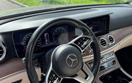 Mercedes-Benz E-Класс, 2018 год, 3 245 000 рублей, 15 фотография