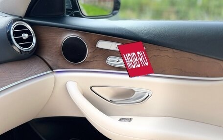 Mercedes-Benz E-Класс, 2018 год, 3 245 000 рублей, 19 фотография