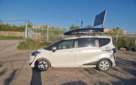 Toyota Sienta II, 2021 год, 1 790 000 рублей, 2 фотография