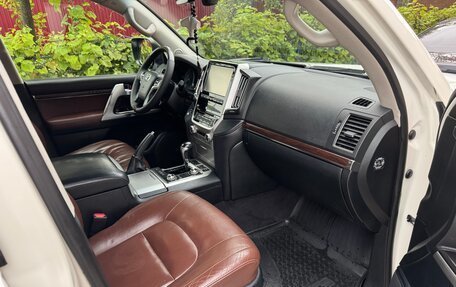 Toyota Land Cruiser 200, 2016 год, 4 500 000 рублей, 22 фотография