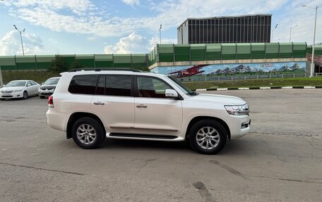 Toyota Land Cruiser 200, 2016 год, 4 500 000 рублей, 30 фотография