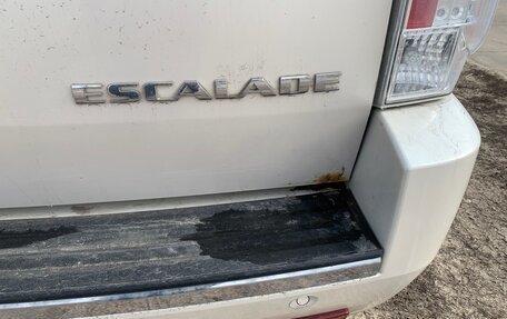 Cadillac Escalade III, 2011 год, 1 250 000 рублей, 10 фотография
