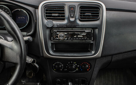 Renault Logan II, 2018 год, 489 000 рублей, 7 фотография