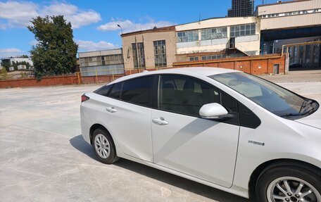 Toyota Prius IV XW50, 2020 год, 3 200 000 рублей, 9 фотография