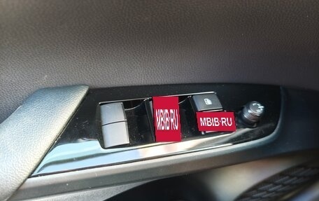 Toyota Prius IV XW50, 2020 год, 3 200 000 рублей, 14 фотография