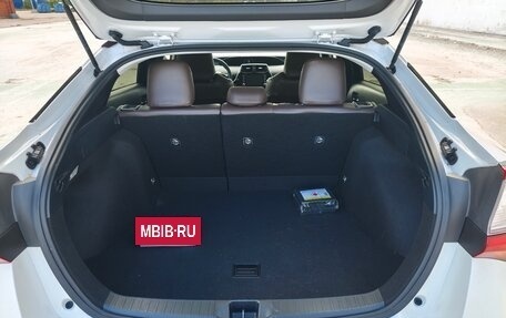 Toyota Prius IV XW50, 2020 год, 3 200 000 рублей, 20 фотография