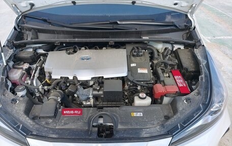 Toyota Prius IV XW50, 2020 год, 3 200 000 рублей, 23 фотография