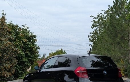 BMW 1 серия, 2009 год, 690 000 рублей, 24 фотография
