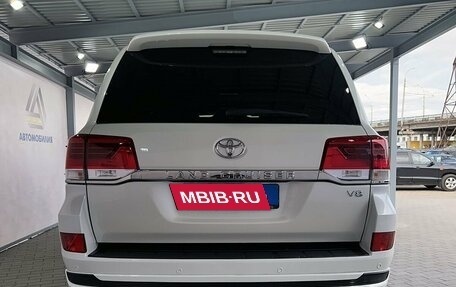 Toyota Land Cruiser 200, 2020 год, 7 499 000 рублей, 4 фотография