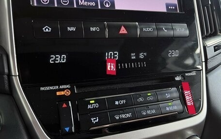 Toyota Land Cruiser 200, 2020 год, 7 499 000 рублей, 16 фотография