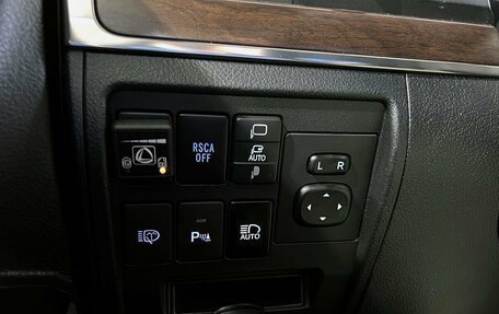 Toyota Land Cruiser 200, 2020 год, 7 499 000 рублей, 21 фотография