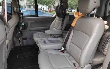 Hyundai Grand Starex Grand Starex I рестайлинг 2, 2015 год, 2 300 000 рублей, 3 фотография