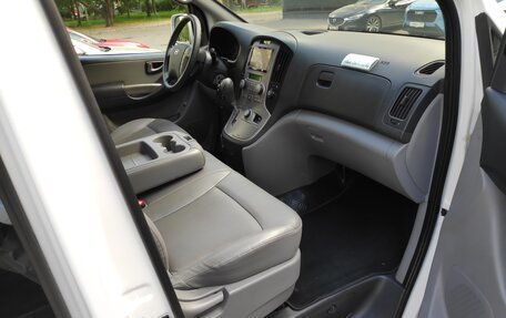 Hyundai Grand Starex Grand Starex I рестайлинг 2, 2015 год, 2 300 000 рублей, 4 фотография
