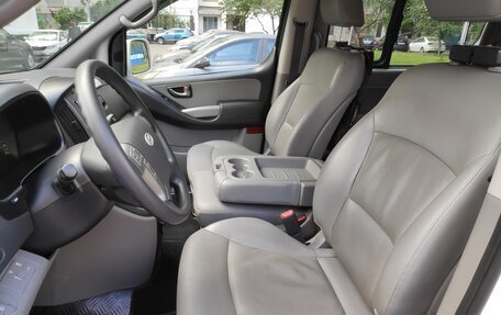 Hyundai Grand Starex Grand Starex I рестайлинг 2, 2015 год, 2 300 000 рублей, 5 фотография