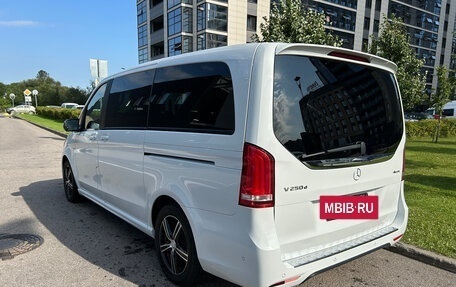 Mercedes-Benz V-Класс, 2019 год, 5 300 000 рублей, 7 фотография