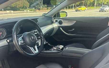Mercedes-Benz E-Класс, 2018 год, 3 250 000 рублей, 10 фотография