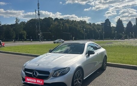Mercedes-Benz E-Класс, 2018 год, 3 250 000 рублей, 4 фотография