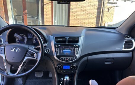 Hyundai Solaris II рестайлинг, 2012 год, 920 000 рублей, 12 фотография