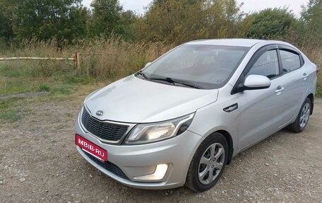 KIA Rio III рестайлинг, 2011 год, 600 000 рублей, 4 фотография