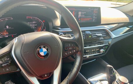 BMW 5 серия, 2019 год, 3 390 000 рублей, 9 фотография