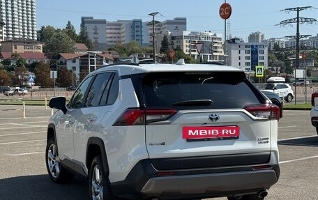 Toyota RAV4, 2020 год, 4 200 000 рублей, 4 фотография