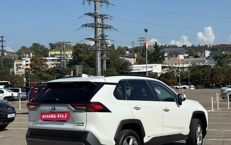 Toyota RAV4, 2020 год, 4 200 000 рублей, 3 фотография