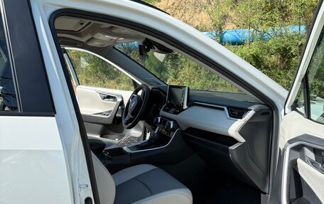 Toyota RAV4, 2020 год, 4 200 000 рублей, 12 фотография