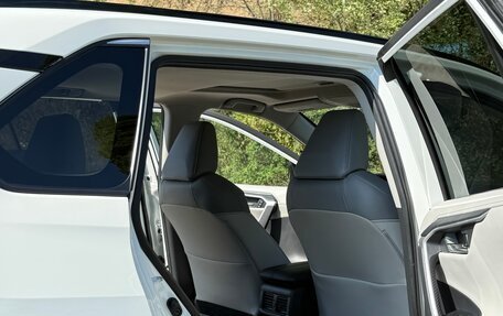 Toyota RAV4, 2020 год, 4 200 000 рублей, 14 фотография