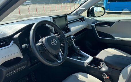 Toyota RAV4, 2020 год, 4 200 000 рублей, 25 фотография