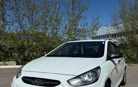 Hyundai Solaris II рестайлинг, 2013 год, 670 000 рублей, 1 фотография