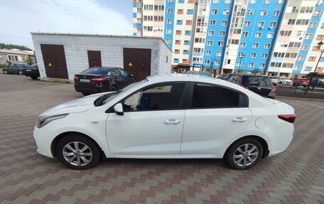 KIA Rio IV, 2018 год, 990 000 рублей, 9 фотография
