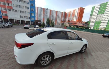 KIA Rio IV, 2018 год, 990 000 рублей, 14 фотография