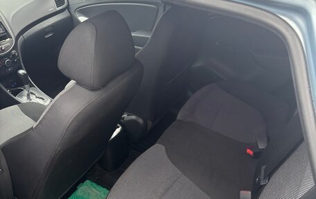 Hyundai Solaris II рестайлинг, 2012 год, 720 000 рублей, 5 фотография