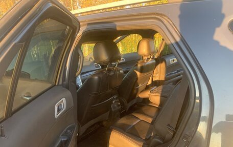 Ford Explorer VI, 2013 год, 1 500 000 рублей, 13 фотография