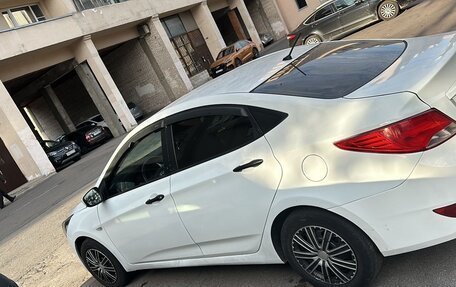 Hyundai Solaris II рестайлинг, 2014 год, 725 000 рублей, 3 фотография