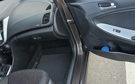 Hyundai Solaris II рестайлинг, 2015 год, 1 000 000 рублей, 3 фотография