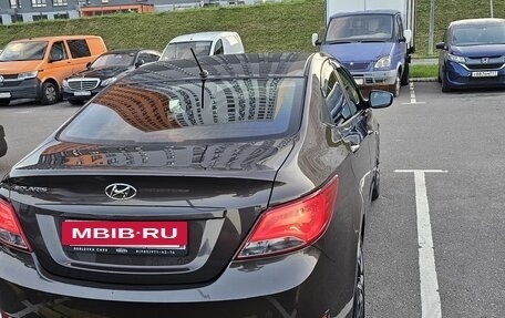 Hyundai Solaris II рестайлинг, 2015 год, 1 000 000 рублей, 2 фотография