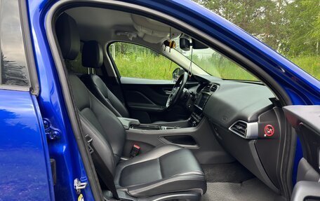 Jaguar F-Pace, 2017 год, 2 800 000 рублей, 21 фотография