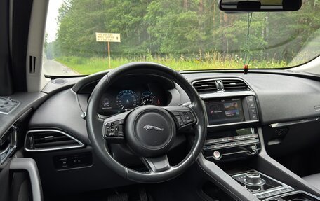 Jaguar F-Pace, 2017 год, 2 800 000 рублей, 19 фотография